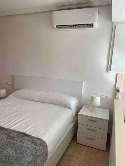 Estudio Con Vistas Al Mar Apartment La Pineda Ngoại thất bức ảnh